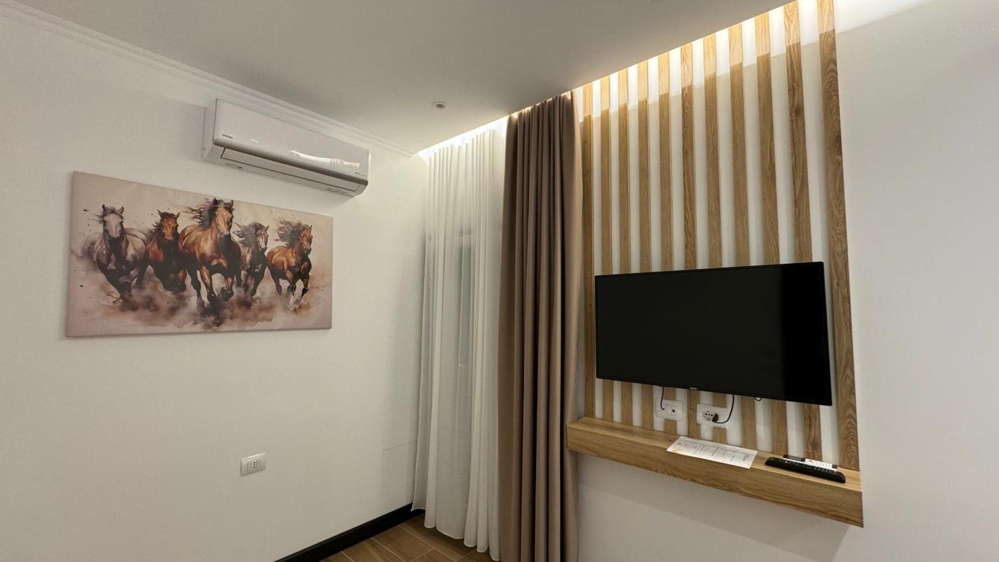 Hotel Bizant Permet Ngoại thất bức ảnh