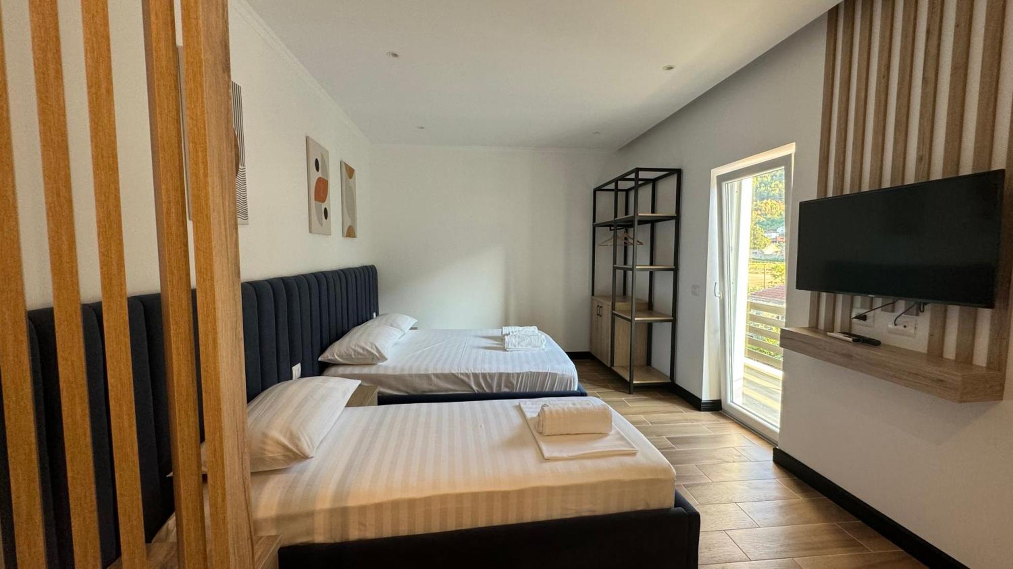 Hotel Bizant Permet Ngoại thất bức ảnh