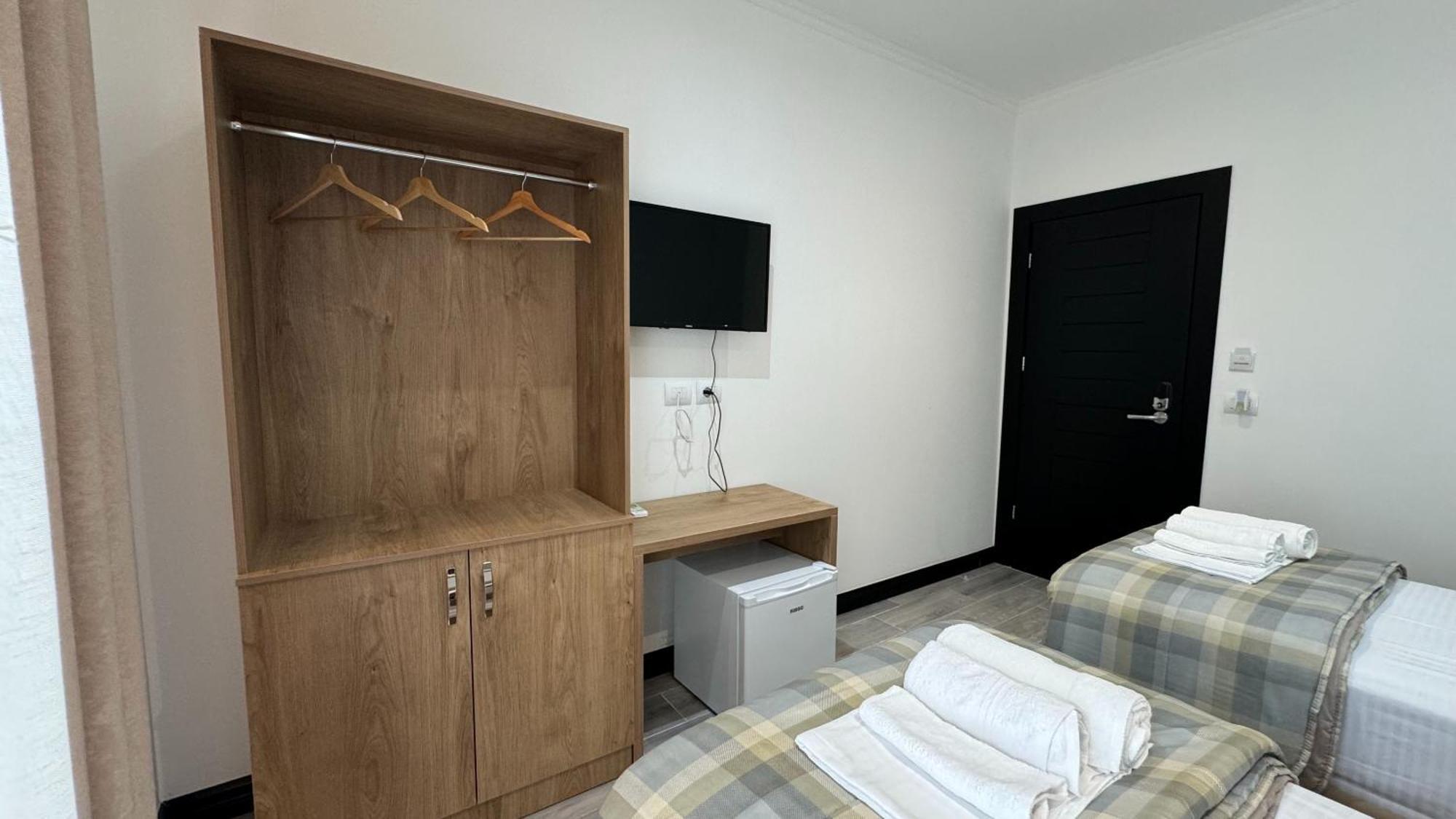 Hotel Bizant Permet Ngoại thất bức ảnh